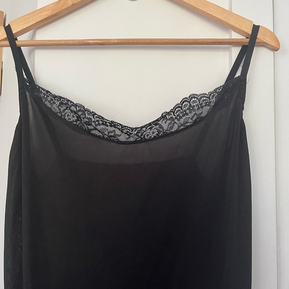 🌺 5/$30 🌺 Vintage black slip dress with lace neckline and hem - Picture 3 of 7